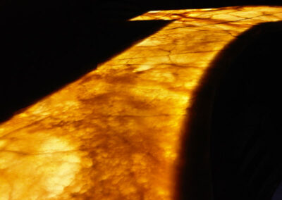 amber-onyx-bar-top-backlit