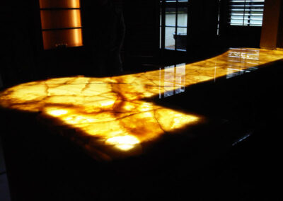 amber-onyx-bar-top-backlit