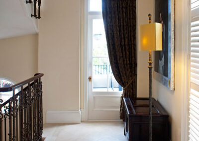 jerusalem-gold-limestone-hallway-london