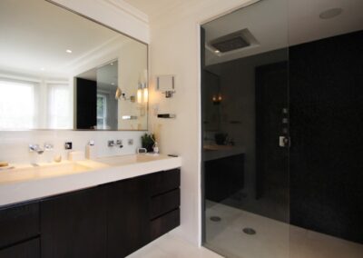 bathroom-vanity-unit-bianco-neve-limestone-black-glass-mosaic-london