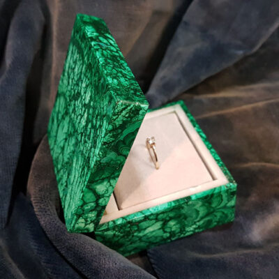 malachite-small-jewellery-engagement-ring-box-natural-stone