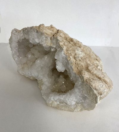 quartz-white-milky-snow-geode-semi-precious-stone