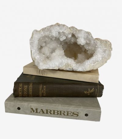 quartz-white-milky-snow-geode-semi-precious-stone