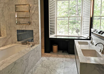 calacatta-michelangelo-marble-bathroom