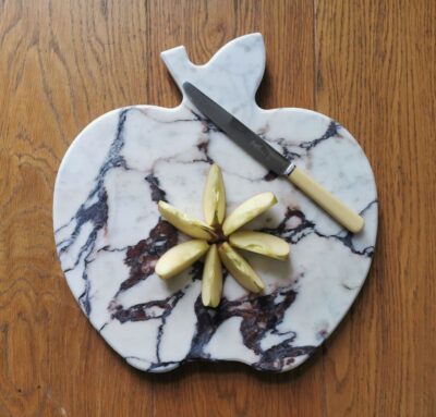 calacatta-viola-marble-apple-chopping-serving-board