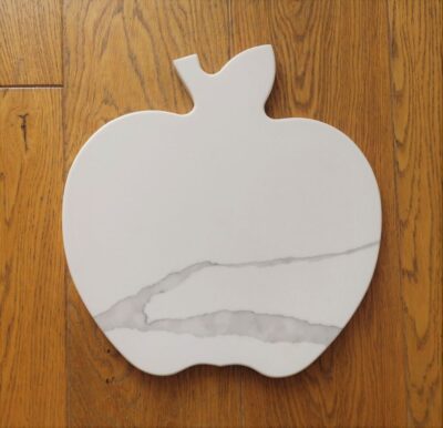 calacatta-quartz-apple-shape-serving-chopping-board